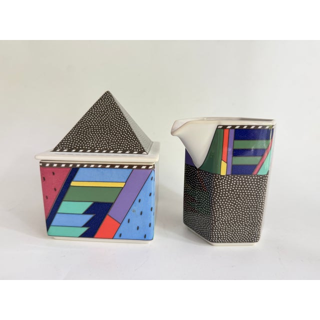 Ceramic Scenario Metropol Milk Jug and Sugar Bowl by Barbara Brenner for Rosenthal Studio Line, Germany, 1990, Set of 2 For Sale - Image 7 of 7