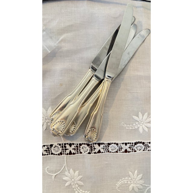 Vintage Dinner Knives, 1847 Rogers Bros, Korea Knives, Silverplate Shell Pattern 4 Pcs For Sale In San Diego - Image 6 of 7