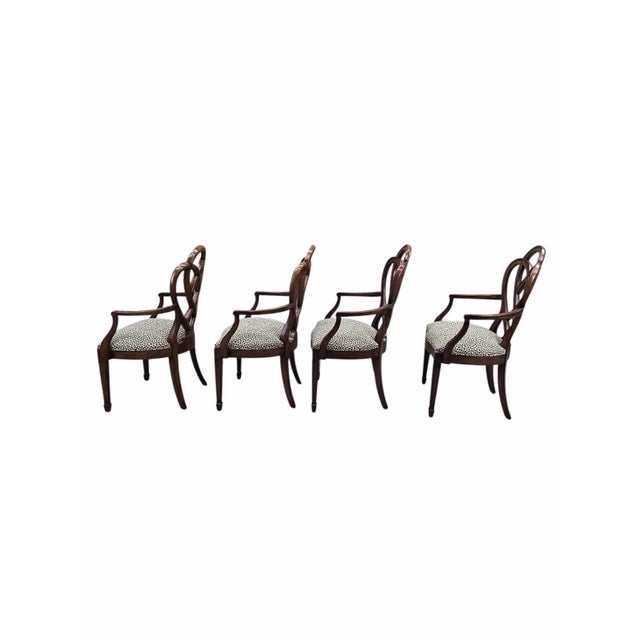 Vintage Ethan Allen Mahogany Dining Armchairs with Interlocking Heart Back Design – Set of 4 A stylish set of four Ethan...