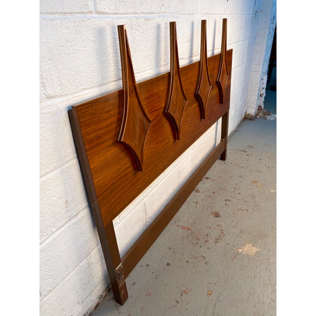 Mid-Century Modern Queen-Sized Sculptural Headboard in Walnut For Sale - Image 4 of 14