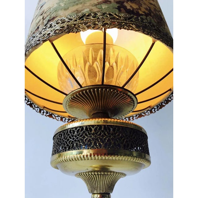 Victorian Style Brass Table Lamp with Lampshade in Romantic Love Scene, 1930s For Sale - Image 6 of 18
