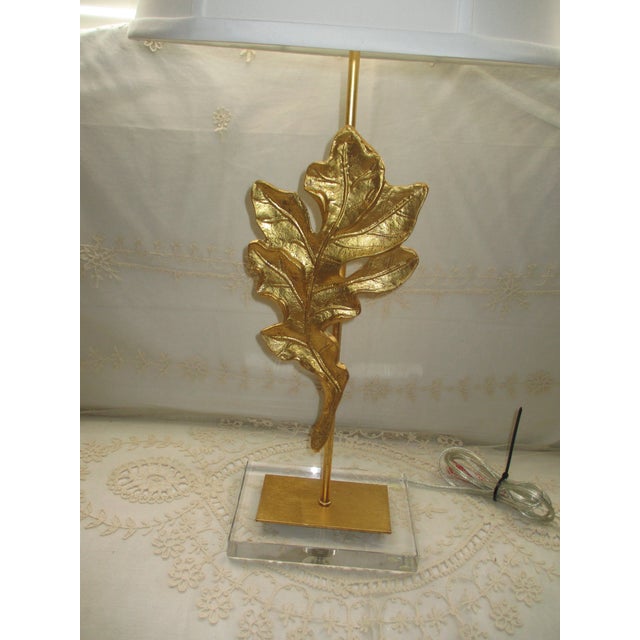 Figurative Vintage Maitland Smith Style Golden Oak Leaf on Lucite Base Table Lamp For Sale - Image 3 of 11