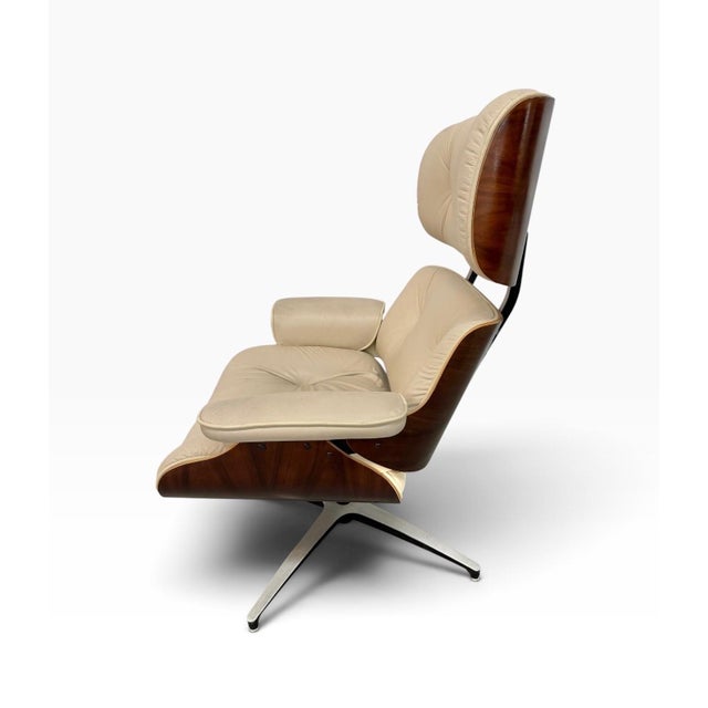 Plycraft Mid-Century Modern Plycraft Walnut Eames Style Lounge Chair & Ottoman For Sale - Image 4 of 9