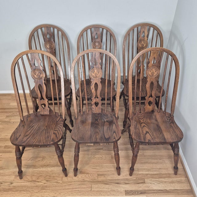 1940s h.w. Hull & Sons Oak Brace Back Windsor Dining Side Chairs W/ Carved Medallions, Set of 6 For Sale - Image 13 of 13