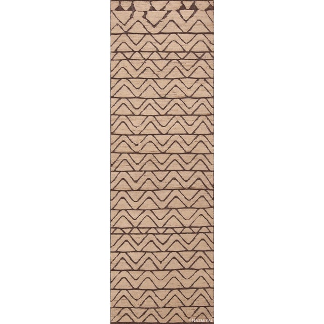 Nazmiyal Collection Light Ivory Cream and Neutral Tribal Geometric Chevron Pattern Modern Runner Rug For Sale