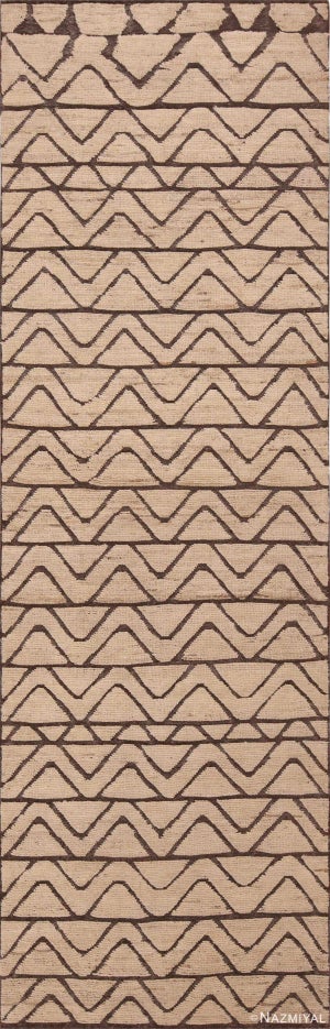 Nazmiyal Collection Light Ivory Cream and Neutral Tribal Geometric Chevron Pattern Modern Runner Rug