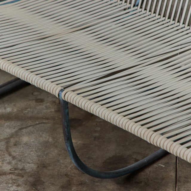 Walter Lamb for Brown Jordan Vinyl Bronze Patio Settee For Sale - Image 15 of 18
