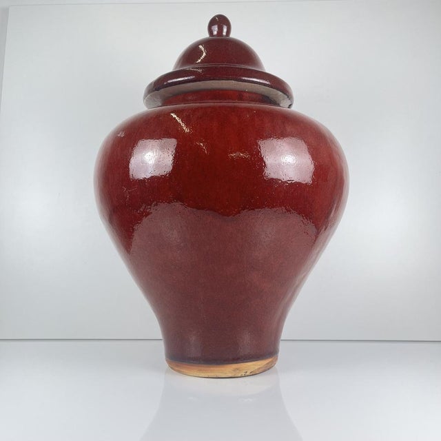 Large Vintage Japanese Covered Jar – Oxblood Red Glazed Ceramic – Workshop Mark – 49 cm Impressive vintage Japanese...