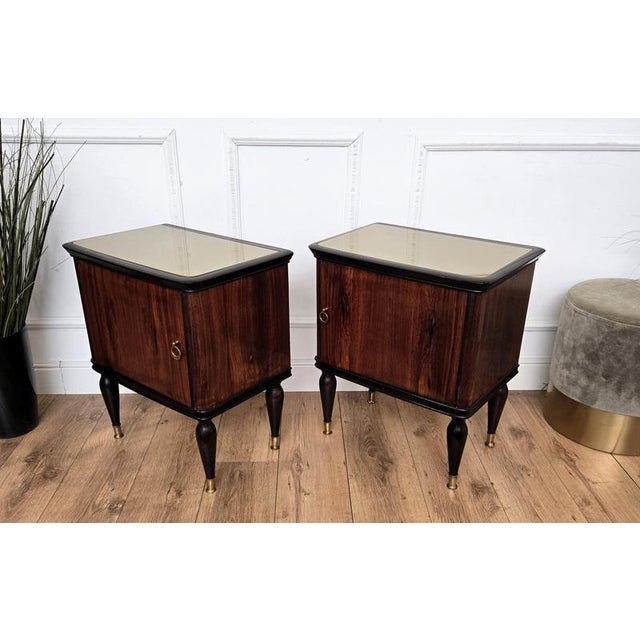 Mid-Century Art Deco Italian Bedside Tables in Walnut with Glass Top, 1950s, Set of 2 For Sale - Image 9 of 10