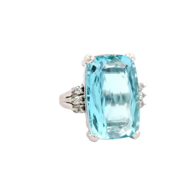 Contemporary 10.25 Carat Aquamarine Diamond Platinum Ring, Size 4.75 For Sale - Image 3 of 6