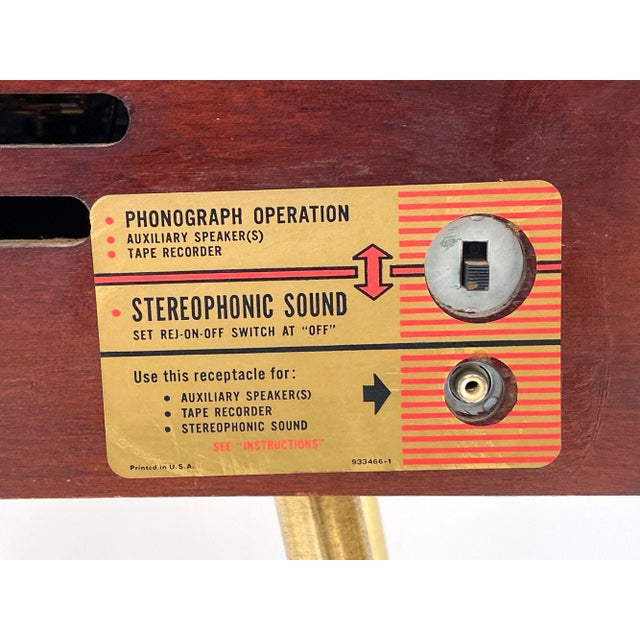 Mid 20th Century Rca Victor Record Player For Sale - Image 11 of 11