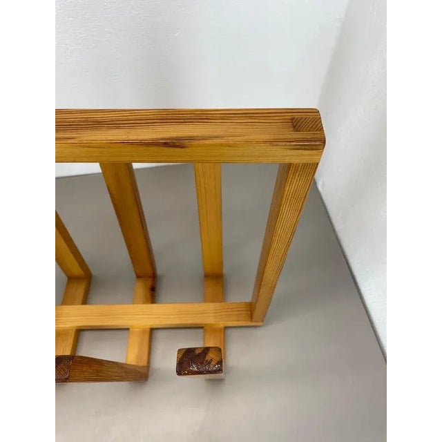 Cubic Brutalist Pine Wood Magazine Holder in the style of Chapo Perriand, France, 1970s For Sale - Image 11 of 18