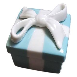 1980s Tiffany and Co. Small Ceramic Trinket Box For Sale