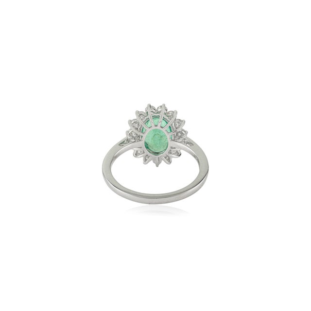 Metal VRJewels 2.26 Ct Natural Emerald and Diamond 14k Gold Oval Engagment Ring Size 6.5 For Sale - Image 7 of 16