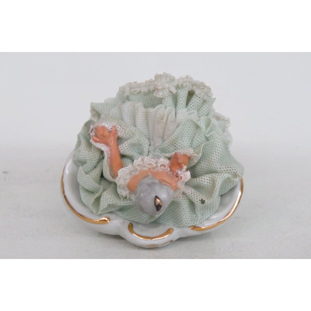 Sandizell Dresden Germany Miniature Lace Porcelain Seated Lady Figurine 5066b For Sale - Image 12 of 14