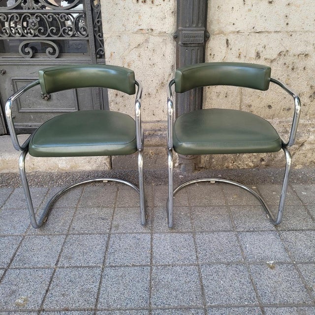 Bauhaus Modern Bauhaus Armchairs in Chromed Steel and Green Leather, Switzerland, 1970s, Set of 2 For Sale - Image 3 of 18