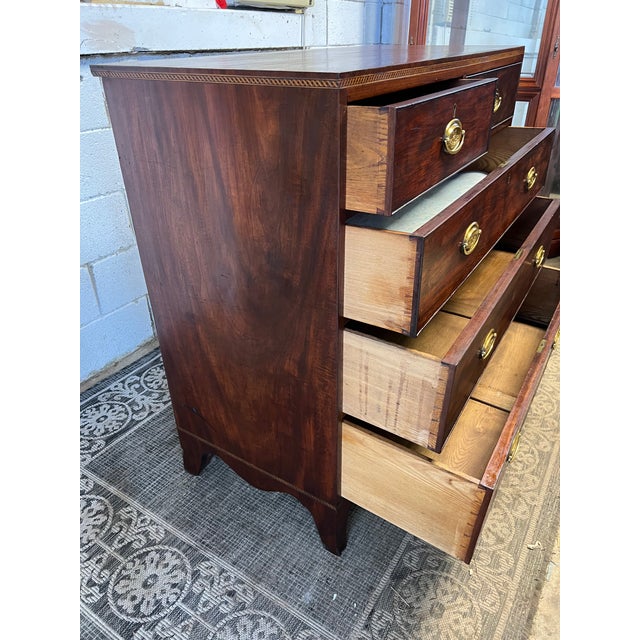 Early 19th Century.Federal Style Mahogany Chest of Drawers. For Sale - Image 17 of 17