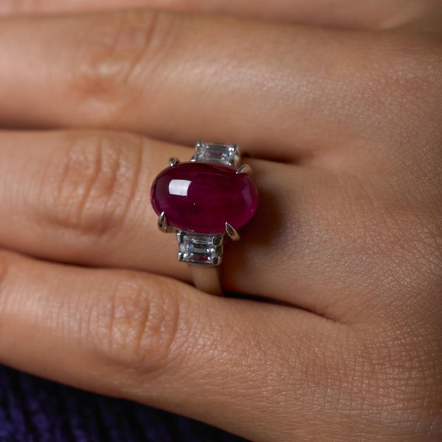 1980s Vintage Gia 5.80 Carat Burma Ruby Platinum Engagement Ring, Size 6 For Sale - Image 5 of 6