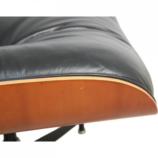 Set of Lounge Chair and Ottoman in Black Leather by Charles and Ray Eames, 1990s For Sale - Image 9 of 18