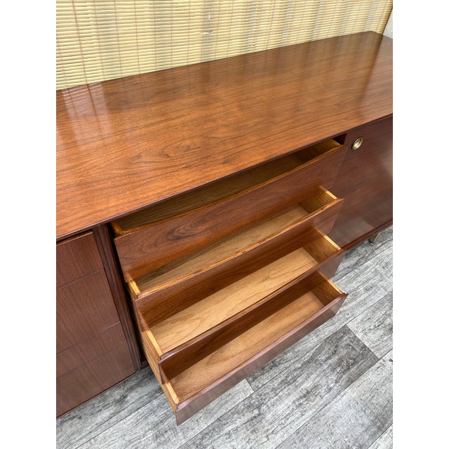 Refinished Mid Century Modern Twelf Drawer Dresser by John Stuart. Circa 1960s. For Sale - Image 17 of 18