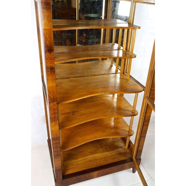 19th Century Biedermeier Display Cabinet in Vitrine and Nutwood, Austria, 1840 For Sale - Image 4 of 17