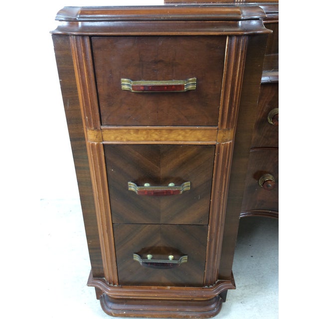 Art Deco Vanity With 8 Dovetailed Drawers and Round Mounted Mirror For Sale - Image 14 of 18