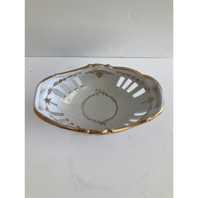 French Paris Porcelain Small Urn Basket With Gold Decoration and Old Markings For Sale - Image 3 of 9