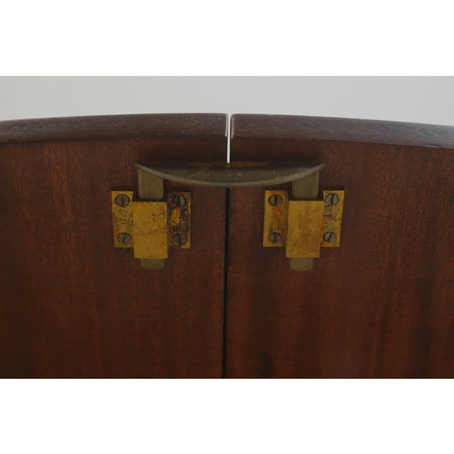 Regency-Style Mahogany Dining Table With Leaves For Sale - Image 9 of 18