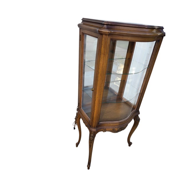 French Vintage French Carved Vitrine Curio Cabinet Hutch Display Louis XV Style For Sale - Image 3 of 13
