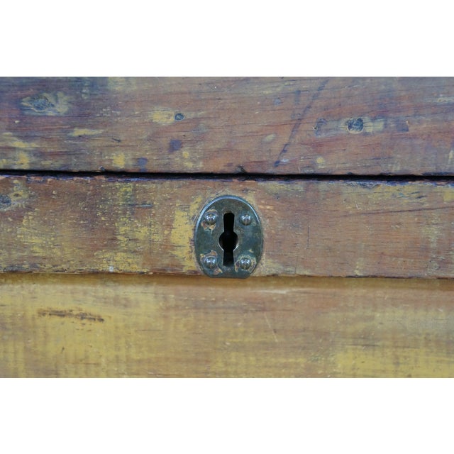 Primitive Antique Early American Painted Oak Blanket Trunk Chest Coffee Table For Sale - Image 10 of 18