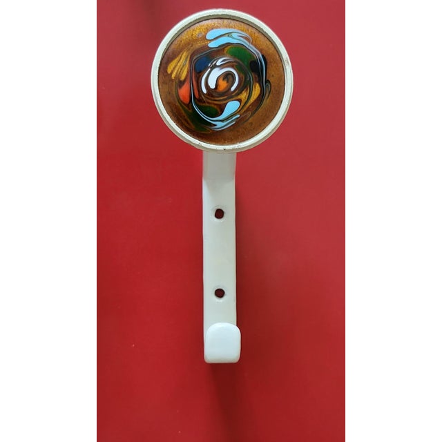 Mid-Century Modern Modernist Enamel Swirl Wall Hooks, 1960s, Set of 5 For Sale - Image 3 of 6