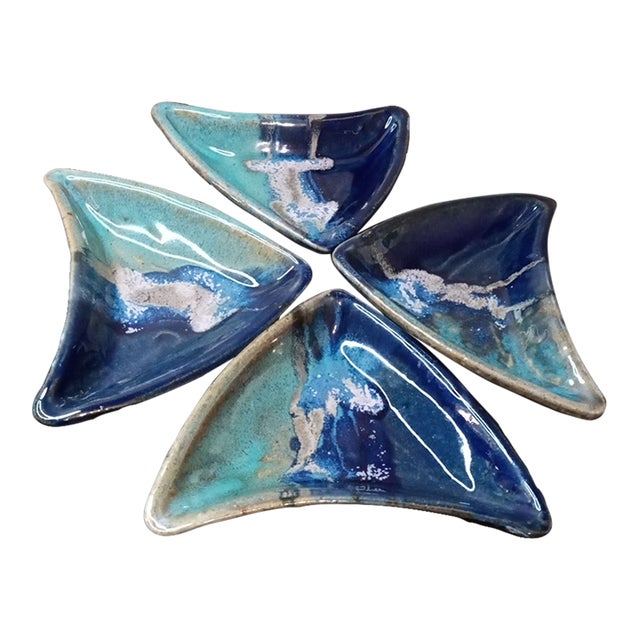 1980s Mid-Century Modern Artist Signed Fuller Glazed Triangle Trinket Holder - Set of 4 For Sale