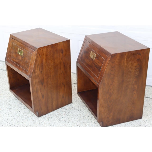 1970s Pair of Vintage Henredon Campaign-Style Nightstands/End Tables For Sale - Image 5 of 10