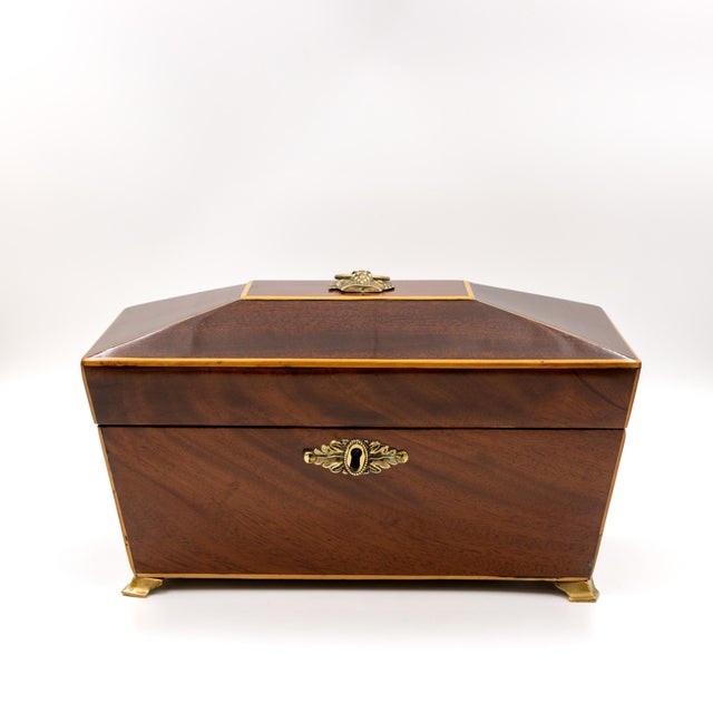Early 19th Century Regency Mahogany Box With Satinwood Edging and Brass Basket Pull For Sale - Image 9 of 12