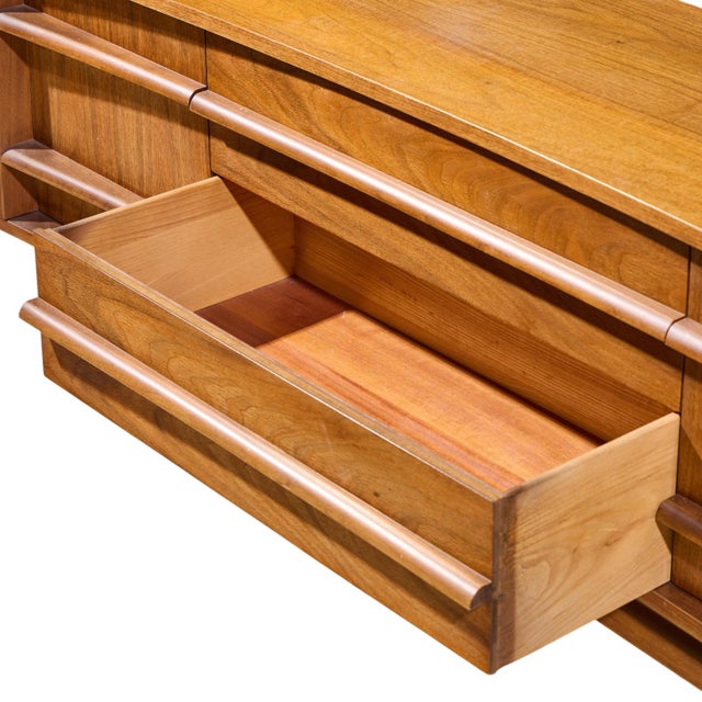 Young Manufacturing Mid Century Credenza and Hutch For Sale - Image 10 of 11