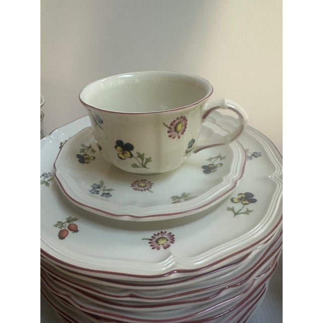 1970s Villeroy & Boch Luxembourg "Petite Fleur" 12 Trio Set: Cup Saucer Dessert Plate - 36 pcs For Sale - Image 14 of 17
