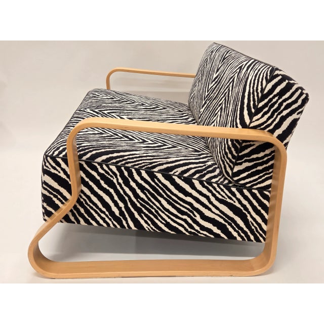 1990s Sofa 544 with Zebra Upholstery by Alvar Aalto for Artek, 1980s For Sale - Image 5 of 18
