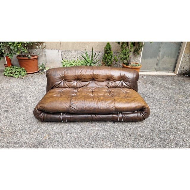 Soriana 2-Seater Sofa in Brown Leather by Afra and Tobia Scarpa for Cassina, 1960s For Sale - Image 17 of 18