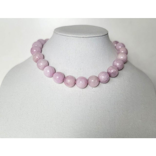 Natural Pink Kunzite Beaded Necklace With Kunzite Cabochon Clasp For Sale - Image 4 of 10