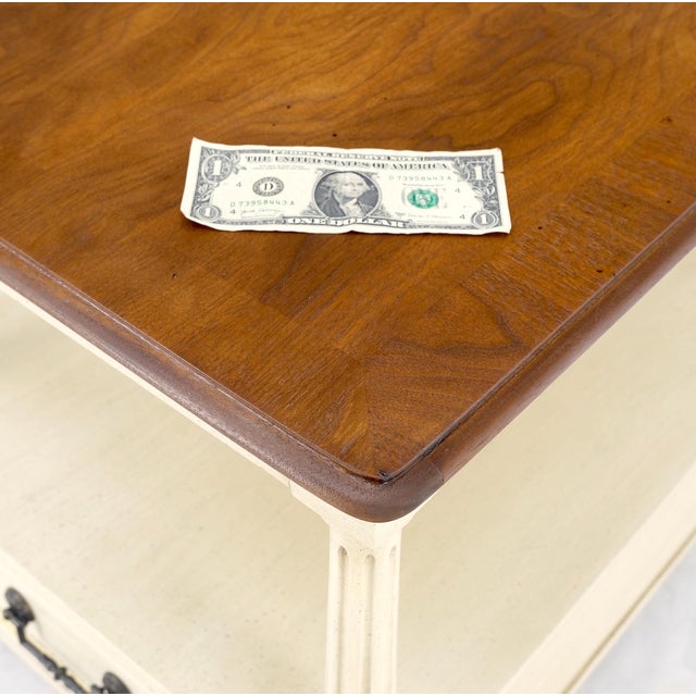 1970s Henredon Walnut Banded Tops One Drawer End Tables Night Stands - A Pair For Sale - Image 5 of 12