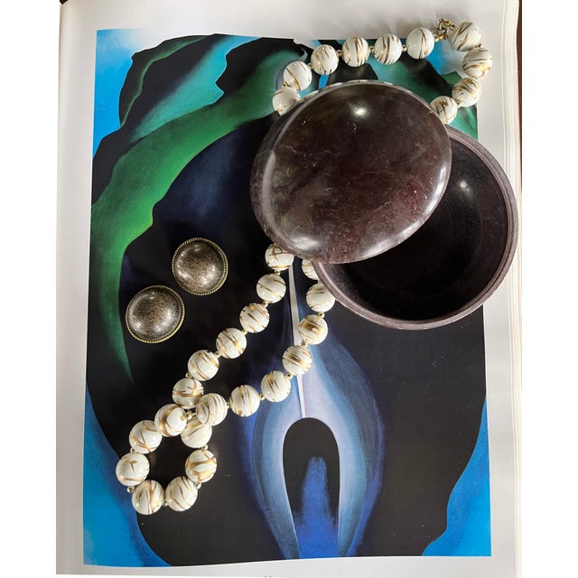 Chinoiserie Mid-Century, Traditional Style Jasper Carved Stone Box For Sale - Image 3 of 10