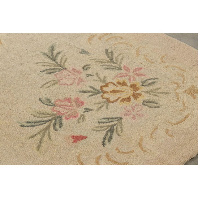 Rug & Kilim Vintage Hooked Rug in Cream With Floral Medallion | Rug & Kilim For Sale - Image 4 of 8