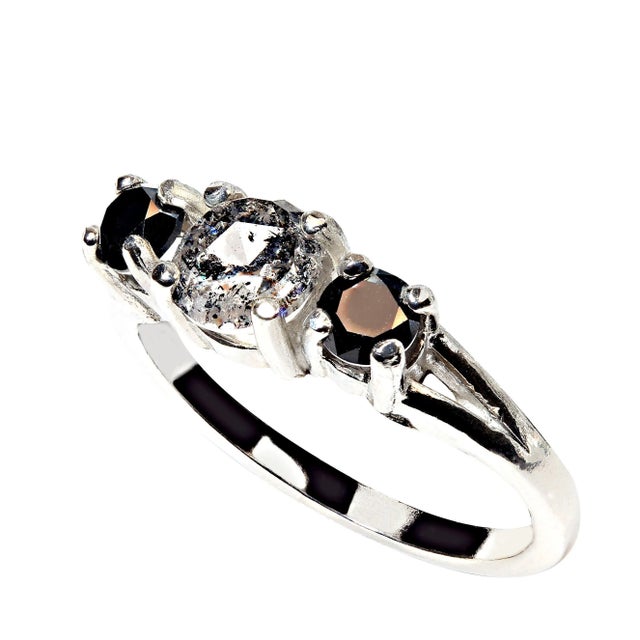 Salt and Pepper Diamond and Black Diamond Ring Size 7 For Sale - Image 4 of 6