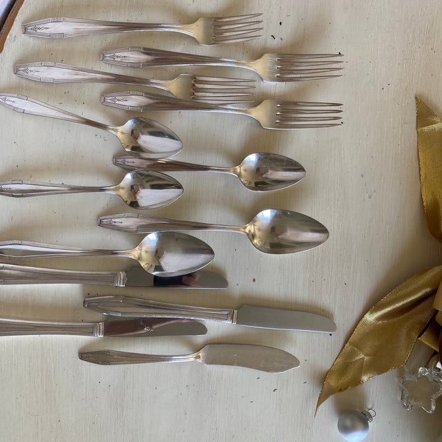 This pattern was a gifted to me. There are 13 pieces for sale.