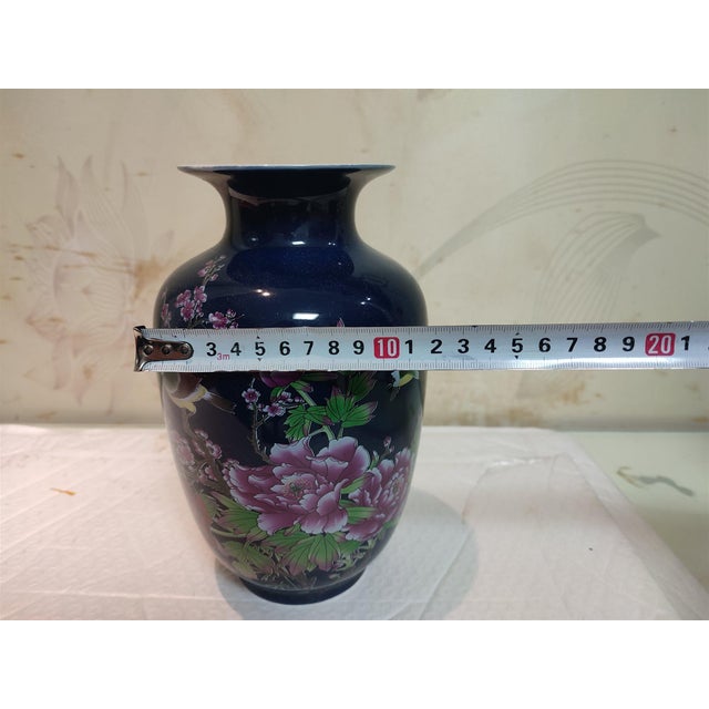 W-13.5cm,H-23cm Experience the beauty and elegance of Chinese history with our Chinese Vintage Porcelain Handcrafted with...