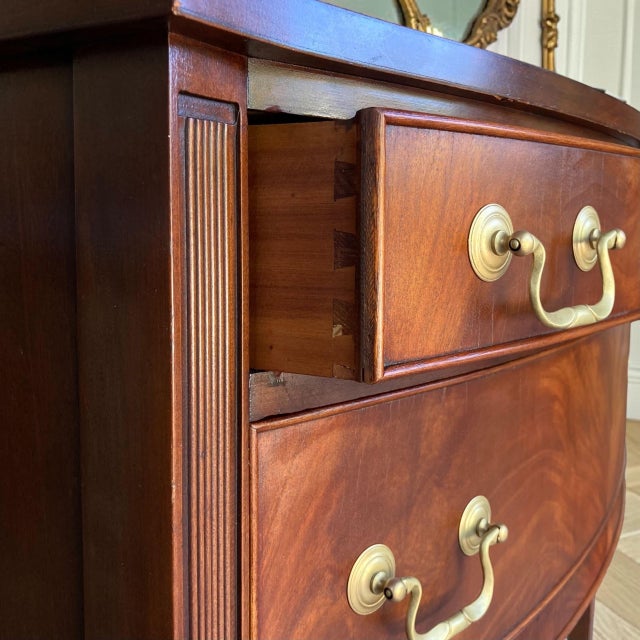 Mid 20th Century Federal Bow Front Flame Mahogany Server | Console | Petite Sideboard For Sale - Image 10 of 11