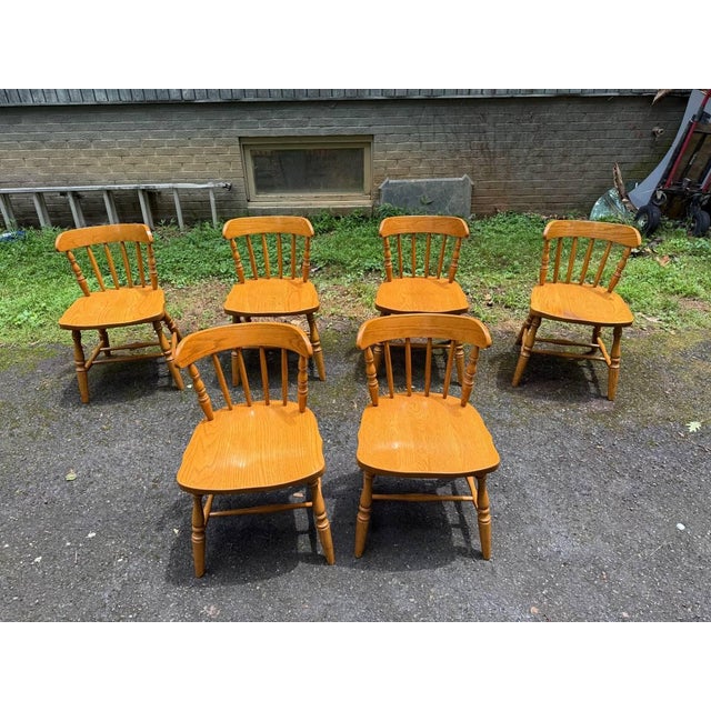 Vintage Spindle Windsor Dining Chairs. Set of 6 Solid wood frame, sturdy and strong Approximate measures: 29 '' tall,...