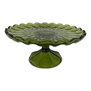 Vintage Fairfield Anchor Hocking Green Glass Round Cake Stand Pedestal Serving Platter Scalloped Edge For Sale