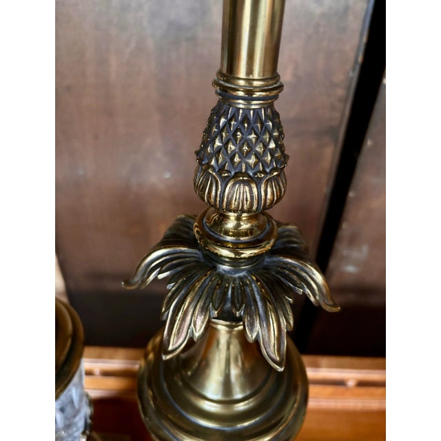 Pair of Vintage Stiffel Brass & Cut Crystal Pineapple Hollywood Regency Table Lamps For Sale - Image 11 of 12