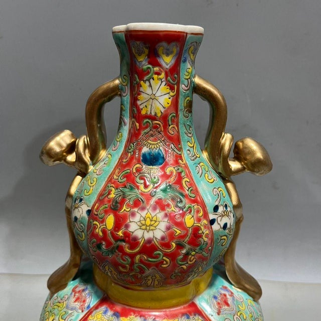 1940s Famille Rose Gilded Double Gourd Vase With Ruyi Handles, Chinoiserie Decor Vessel For Sale - Image 5 of 8